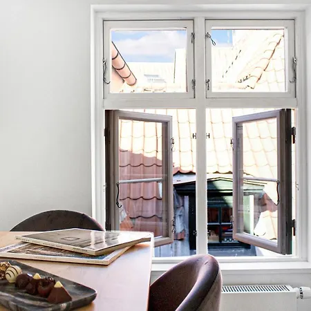 Sanders Regent - Treasured Three-bedroom Near Square Appartement