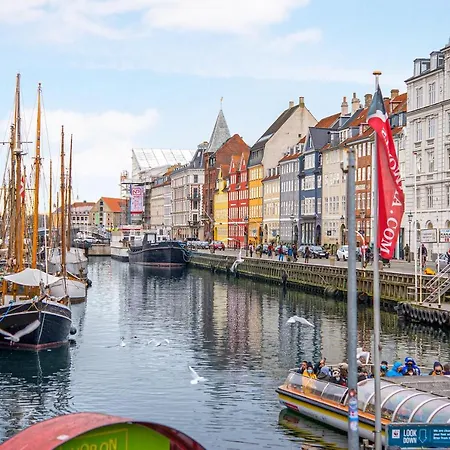 Sanders Main - Popular Two-bedroom Duplex Next To Magical Nyhavn Копенгаген