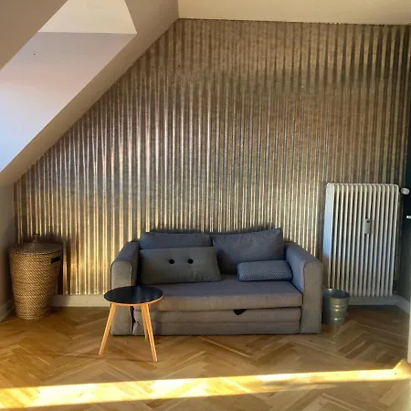 Comfortable In Copenhagen, Single 哥本哈根