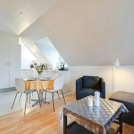 Apartamento Lovely Floor Near Airport, Metro And The