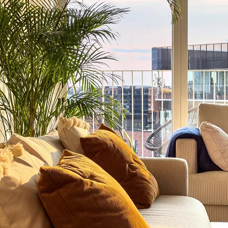 Апартаменты Exclusive Penthouse With Sunset Views