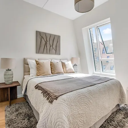 Sanders View - Stunning Two-bedroom With Harbor View アパート