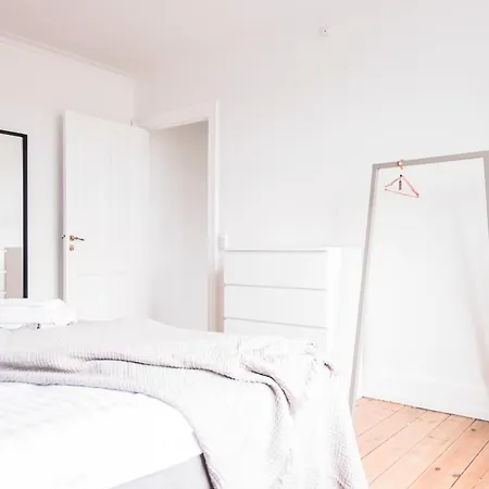 Apartman Beautiful 2-bed With Large Balcony *