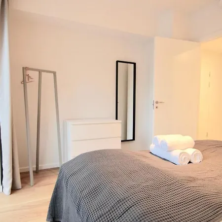 Fantastic 2-bed W Balcony In North Habour Appartement *