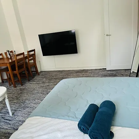 Apartment One Bedroom *