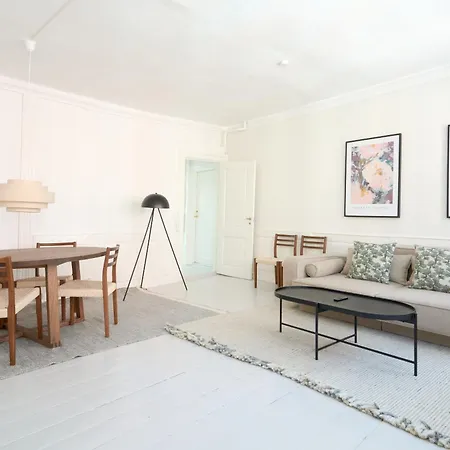 Cozy In Heart Of Near Stroget & Hojbro Plads Апартаменты *