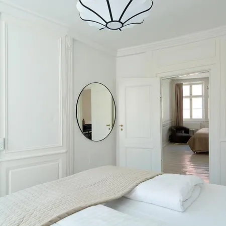 Cozy In Heart Of Near Stroget & Hojbro Plads Апартаменты *