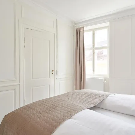 Cozy In Heart Of Near Stroget & Hojbro Plads Апартаменты *