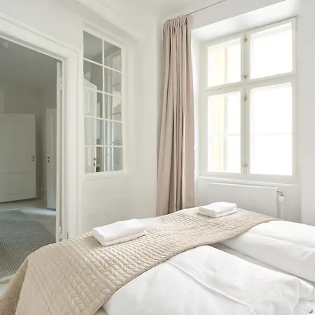 Cozy In Heart Of Near Stroget & Hojbro Plads Апартаменты *