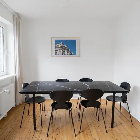 Refurbished 1-bed Close To Metro And Airport Kopenhagen