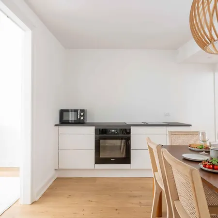 Appartement Stylish On Lively Street In Downtown