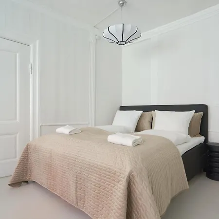 Cozy In Heart Of Near Stroget & Hojbro Plads Апартаменты *
