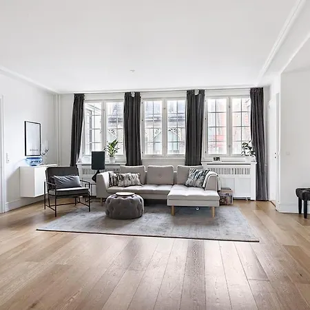Heart Of Downtown - Modern & Balcony Apartamento