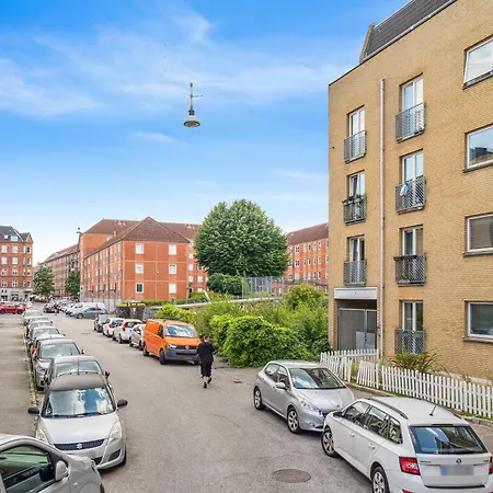 Moderne Og Minimalistisk Lejlighed I Nv Copenhague