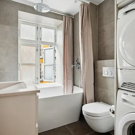 Modern In The Old Centre Apartman
