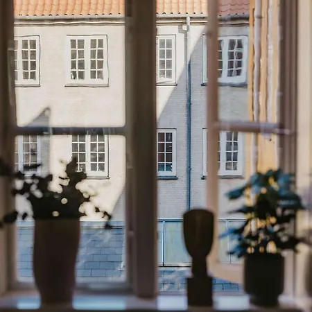 Lovely Overlooking King's Garden * コペンハーゲン