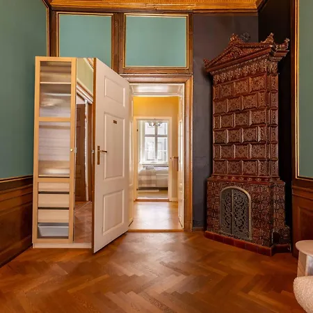 Royal And Luxurious Manor