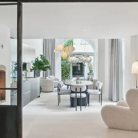 Апартаменты Luxury By Freetown & Canals *