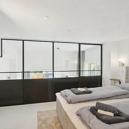Luxury By Freetown & Canals Апартаменты *