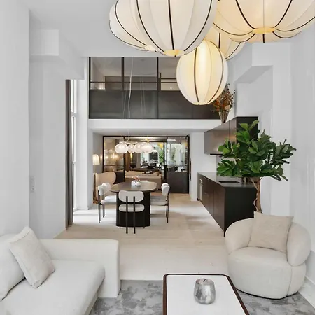 Апартаменты Luxury By Freetown & Canals