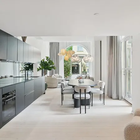 Апартаменты Luxury By Freetown & Canals
