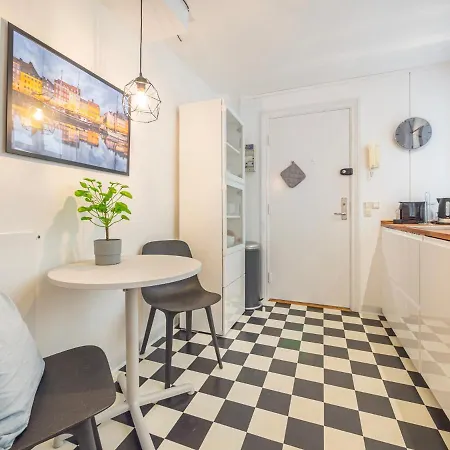 Renovated 1bedroom In Central Διαμέρισμα