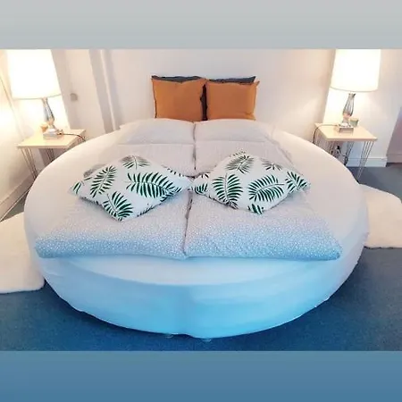 Cozy Right Next To The Hall Apartamento
