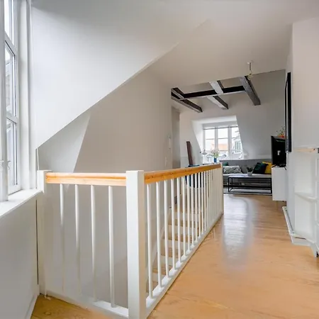 Апартаменты Sanders Merchant - Dreamy Three-bedroom With Terrace