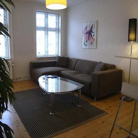 Cozy In Elegant Osterbro Lägenhet *