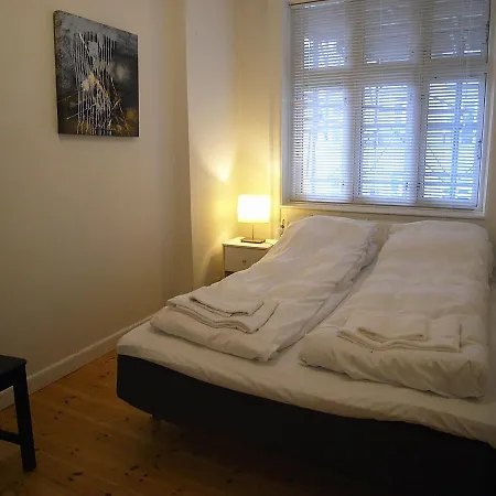 Cozy In Elegant Osterbro Lägenhet *