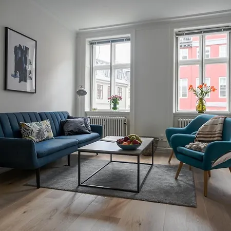 Sanders Merchant - Lovely Two-bedroom In Center Of Apartment