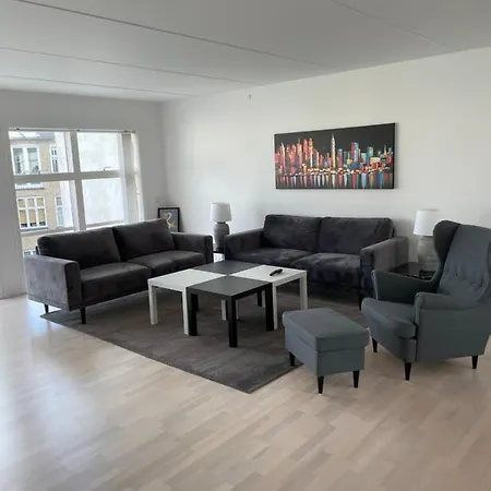 Lux Apartment, 2 Full Bathrooms, 4th