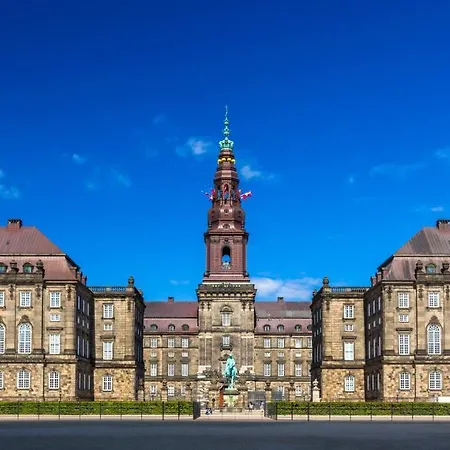 Large 4 Bedroom With Balcony & Bathtub In Cph Daire *