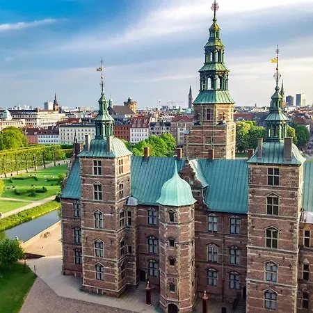 Lovely 3br Manor 5 Min From Tivoli Gardens * Copenaghen
