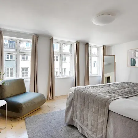 Sanders Main - Endearing Two-bedroom Duplex With A Balcony Next To Magical Nyhavn * コペンハーゲン