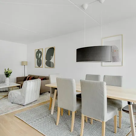 Sanders Arena - Lovely Three-bedroom Close To Metro Station Kopenhagen