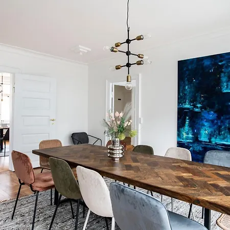165m2 Luxury Flat In Center *