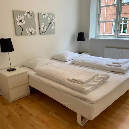 Bright 2-bedroom In Sophisticated Frederiksberg Kopenhagen