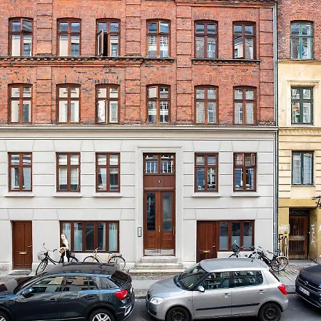 Sanders Park - One-bedroom Near A Huge Park Apartmán