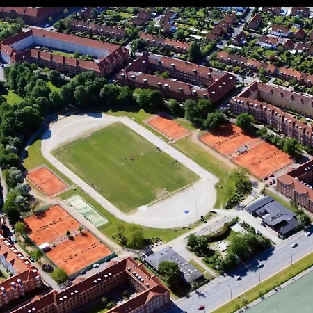 Alloggio in famiglia Cosy In Residential Part Of Copenhagen, With Free Street Parking And Shared Bathroom