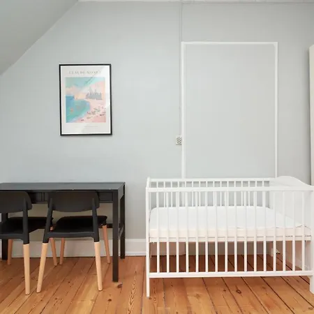 דירה Stylish 5 Person In Vibrant Urban Area