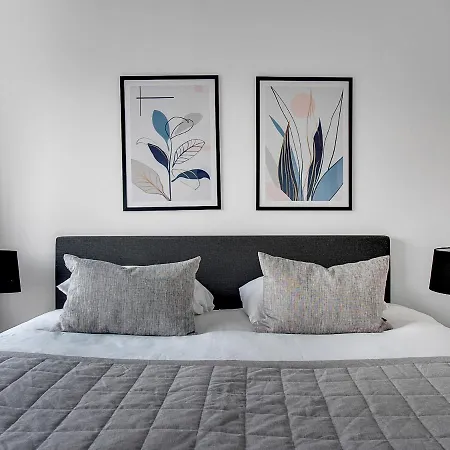 Sanders Arena - Precious One-bedroom Close To Metro Station Lägenhet *