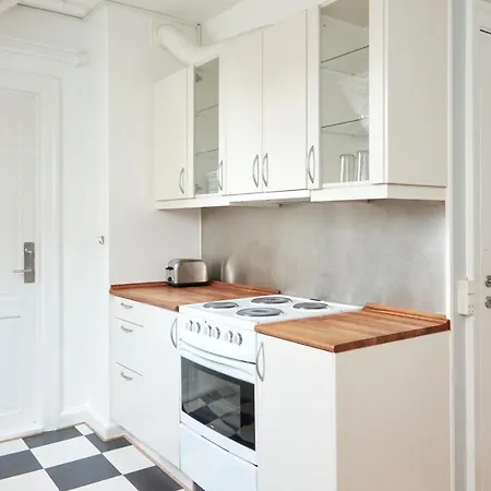 דירה Stylish 5 Person In Vibrant Urban Area *