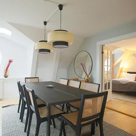 Unique 5 Bedroom W Exposed Beams In * Kopenhaga
