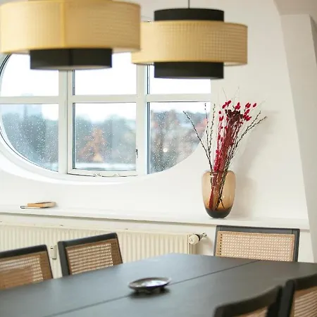 Apartament Unique 5 Bedroom W Exposed Beams In