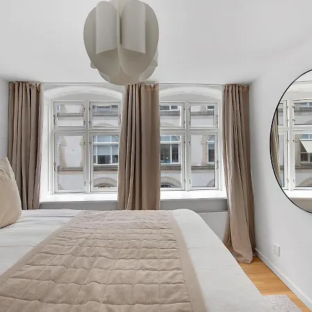 Sanders Regent - Endearing One-bedroom Near Square * Κοπεγχάγη