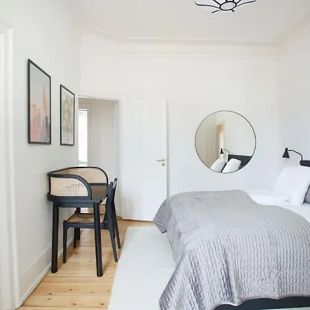 3 Bedroom Flat With Balcony In Peaceful Neighbourhood * Kopenhag