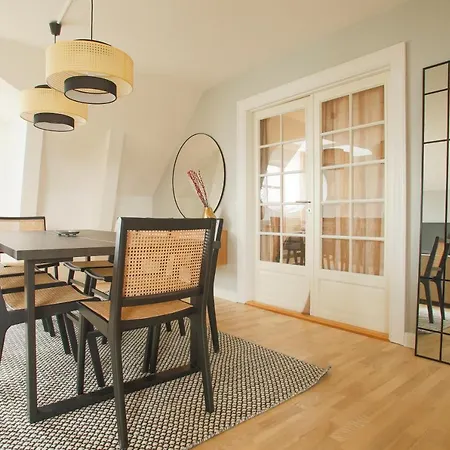 Unique 5 Bedroom W Exposed Beams In * Kopenhaga