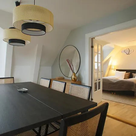 Apartament Unique 5 Bedroom W Exposed Beams In