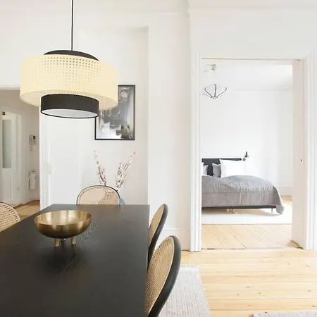 Daire 3 Bedroom Flat With Balcony In Peaceful Neighbourhood